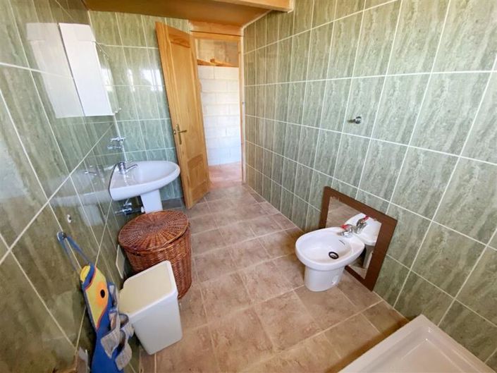 Image No.13-3 Bed Property for sale