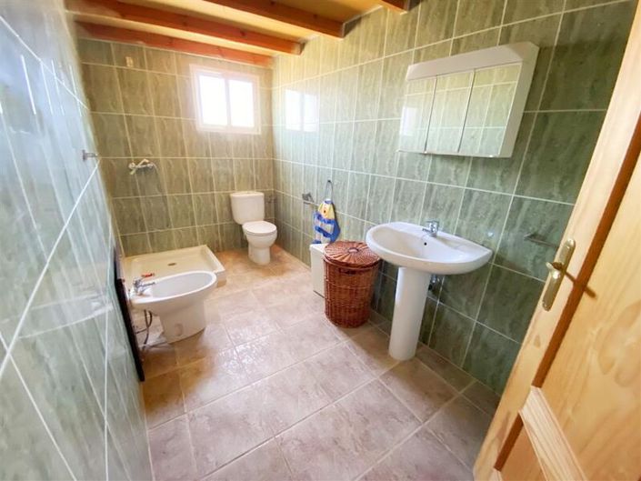 Image No.14-3 Bed Property for sale