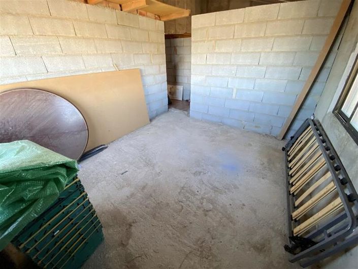 Image No.21-3 Bed Property for sale