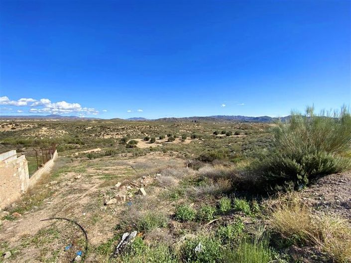 Image No.25-3 Bed Property for sale