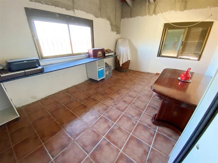 Image No.32-3 Bed Property for sale