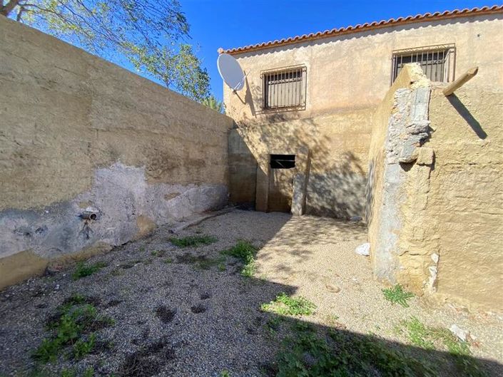 Image No.38-3 Bed Property for sale