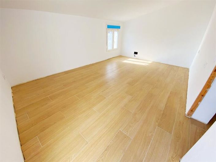 Image No.16-3 Bed Property for sale