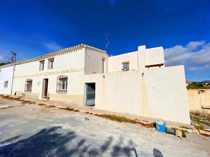 Image No.23-3 Bed Property for sale