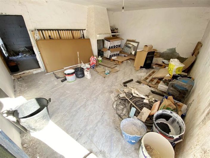 Image No.24-3 Bed Property for sale