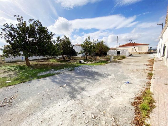 Image No.29-3 Bed Property for sale