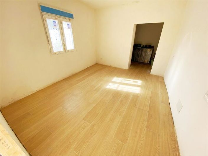 Image No.5-3 Bed Property for sale