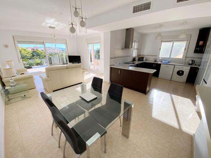 Image No.10-3 Bed Villa for sale