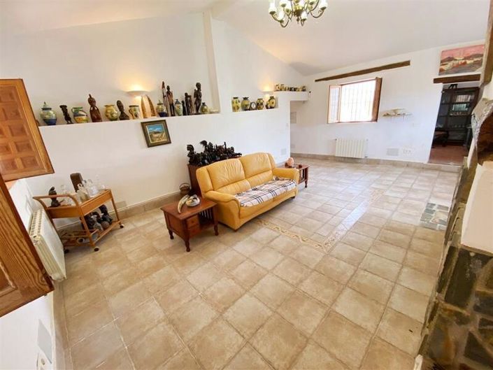 Image No.12-5 Bed Property for sale