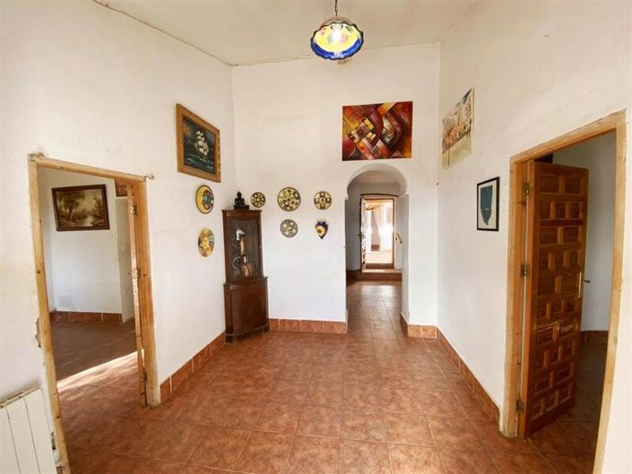 Image No.21-5 Bed Property for sale