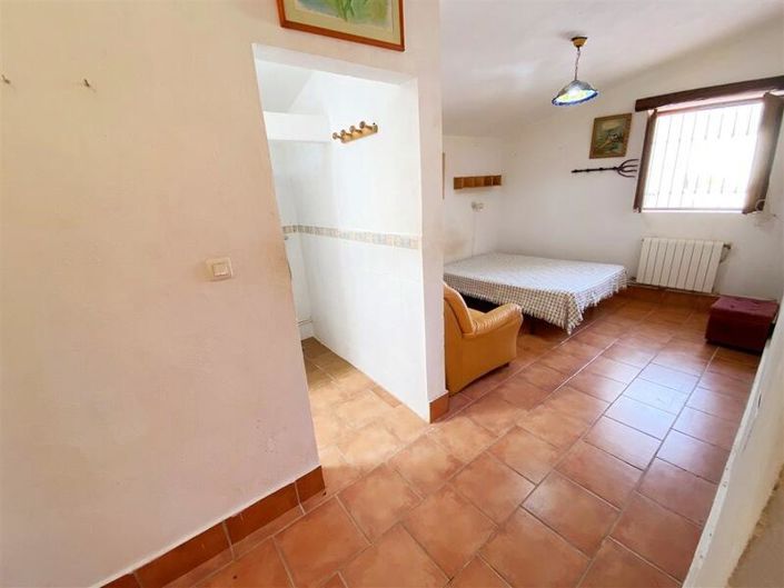 Image No.24-5 Bed Property for sale