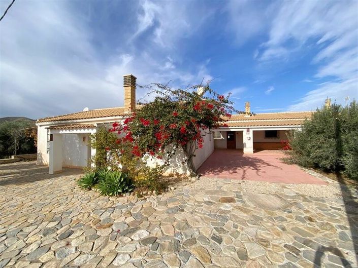 Image No.3-5 Bed Property for sale