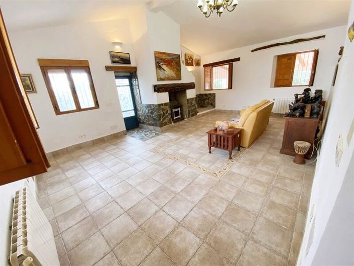 Image No.9-5 Bed Property for sale