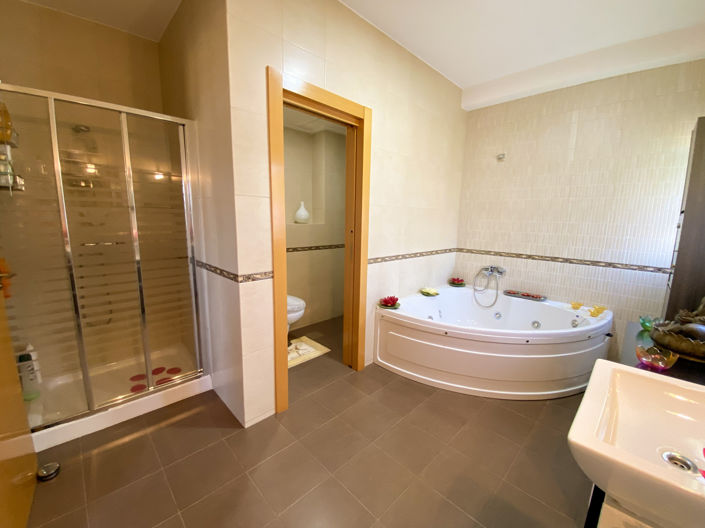 Image No.23-4 Bed Villa for sale