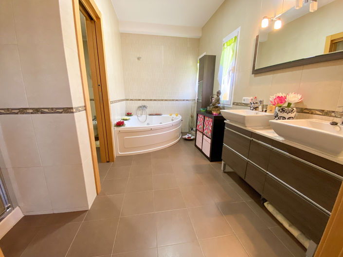 Image No.24-4 Bed Villa for sale