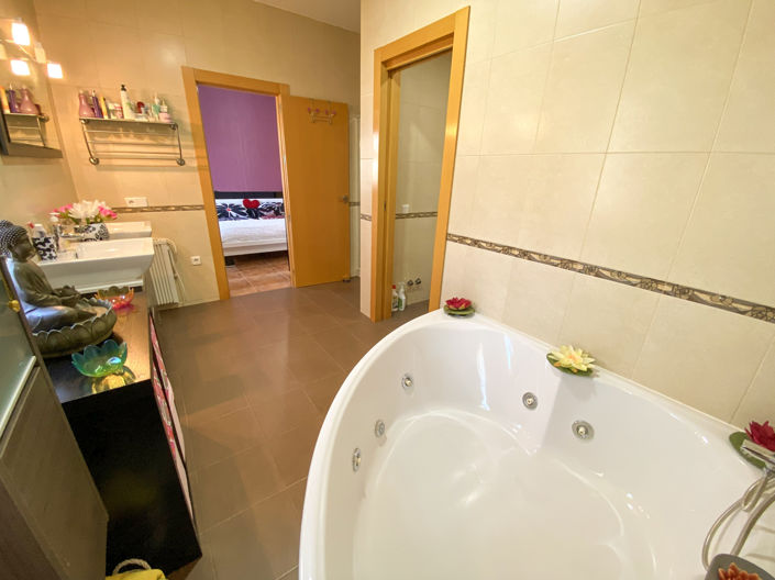 Image No.25-4 Bed Villa for sale