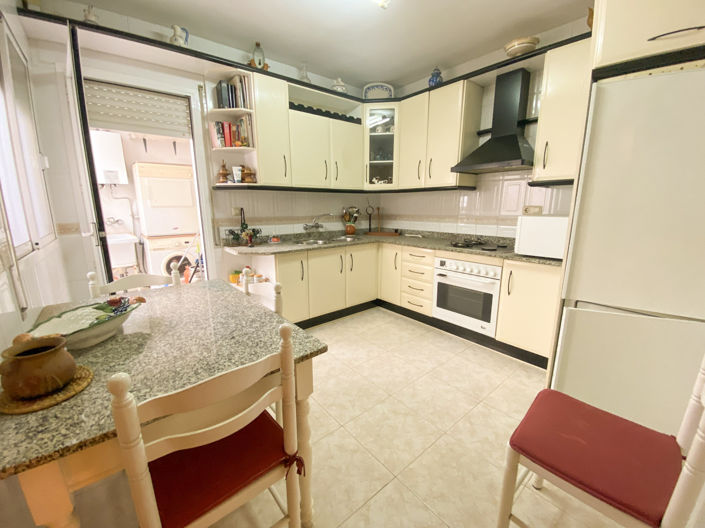 Image No.10-4 Bed Apartment for sale