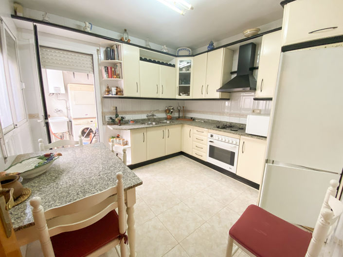 Image No.13-4 Bed Apartment for sale