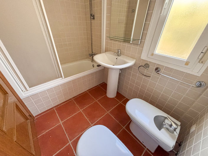 Image No.19-2 Bed Villa for sale