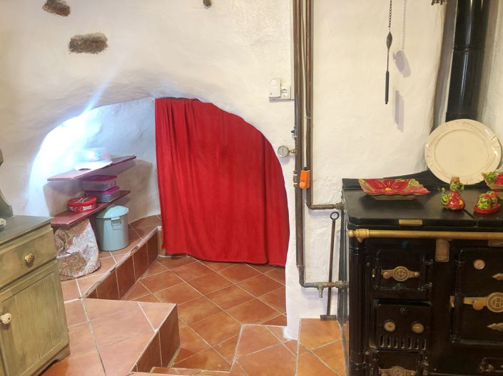 Image No.12-3 Bed Property for sale