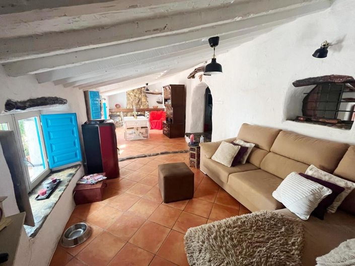 Image No.14-3 Bed Property for sale