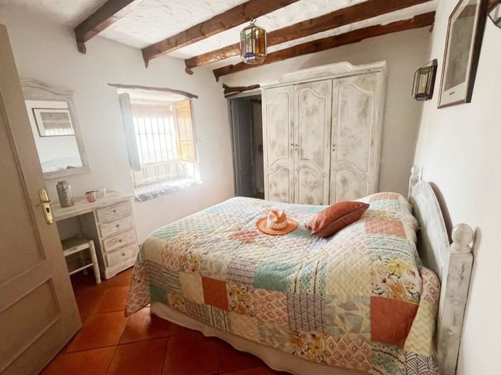 Image No.23-3 Bed Property for sale