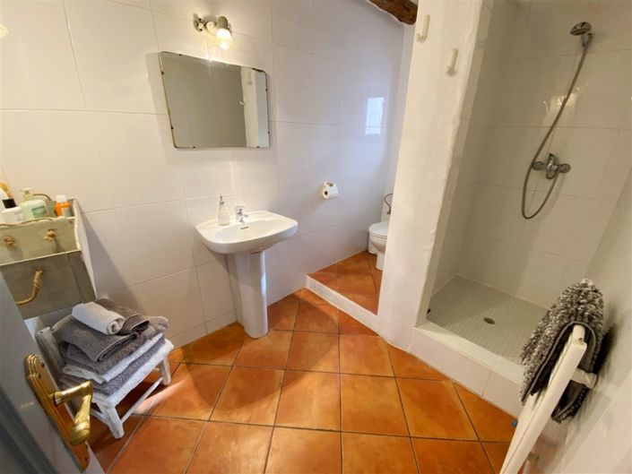 Image No.34-3 Bed Property for sale