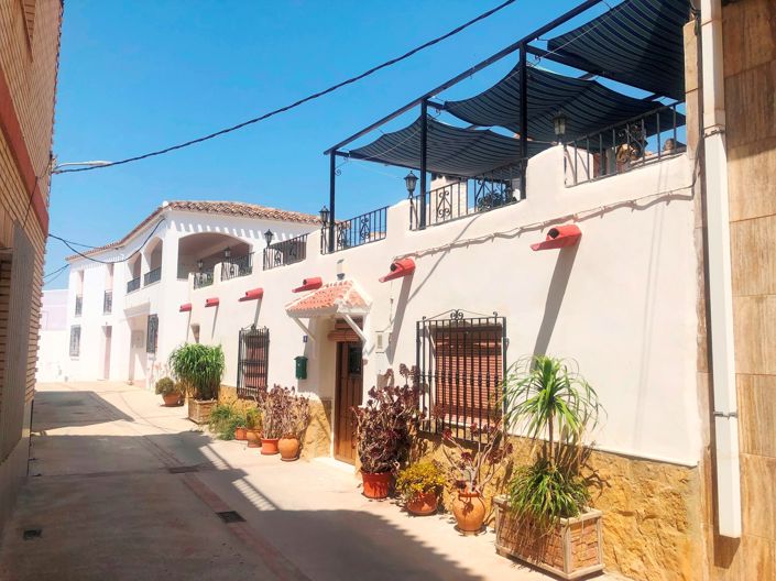 Image No.52-3 Bed Property for sale