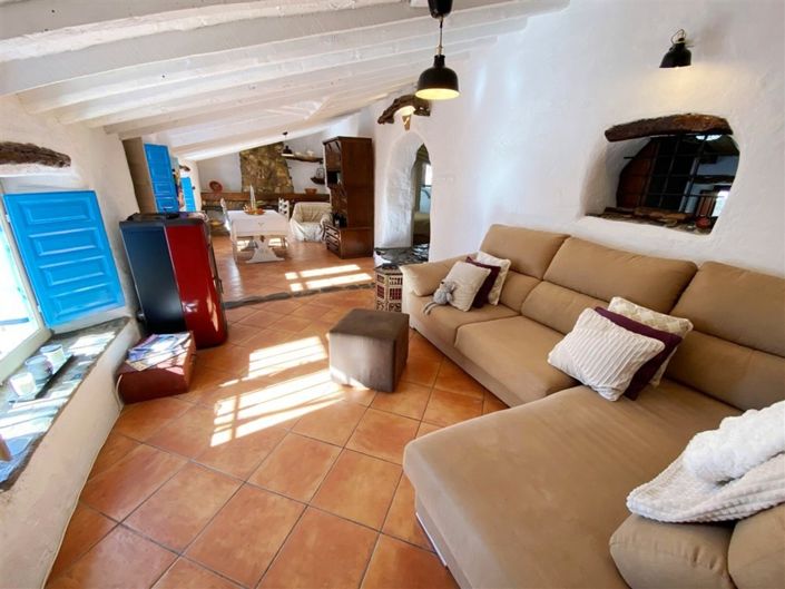 Image No.9-3 Bed Property for sale