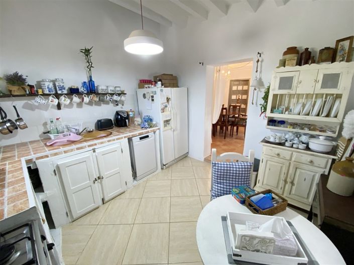 Image No.18-6 Bed Property for sale