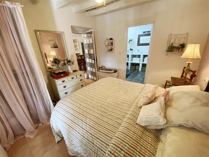 Image No.23-6 Bed Property for sale