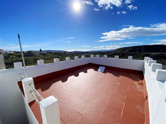 Image No.46-6 Bed Property for sale