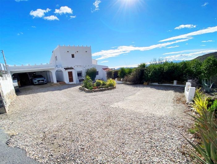 Image No.55-6 Bed Property for sale