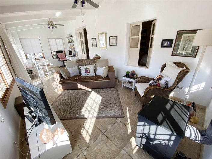 Image No.11-6 Bed Property for sale