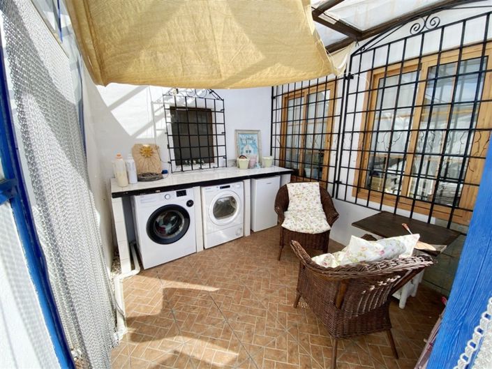 Image No.19-6 Bed Property for sale