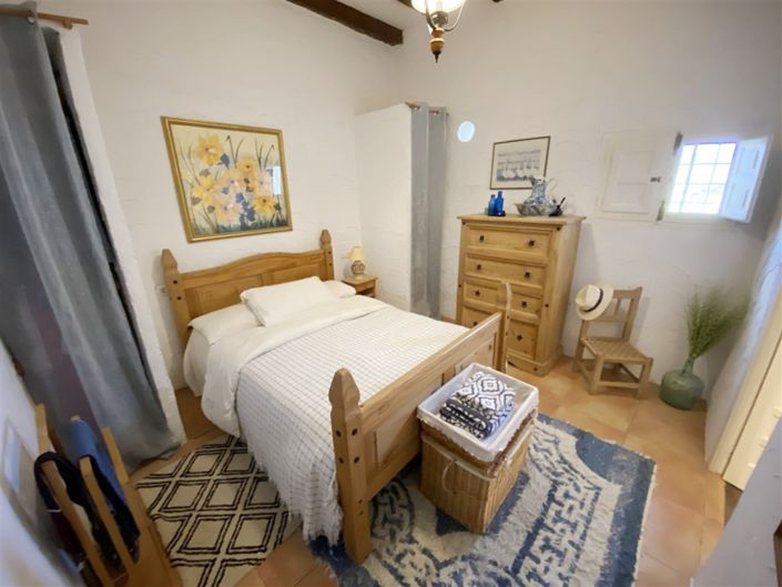 Image No.26-6 Bed Property for sale