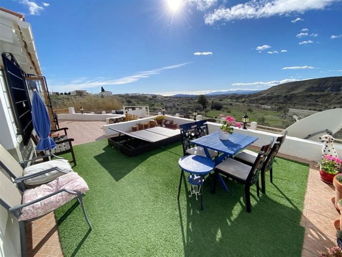 Image No.4-6 Bed Property for sale