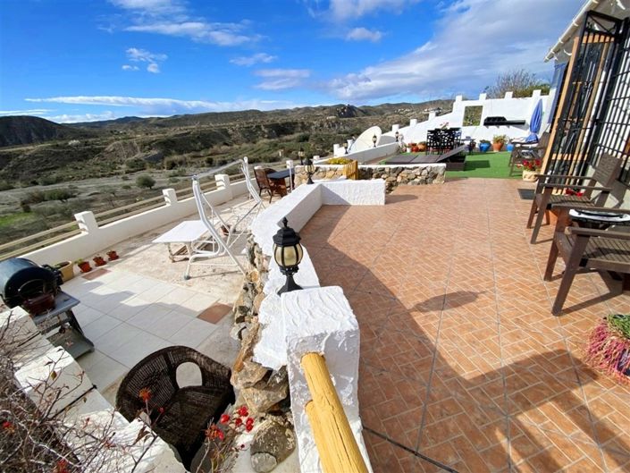 Image No.50-6 Bed Property for sale