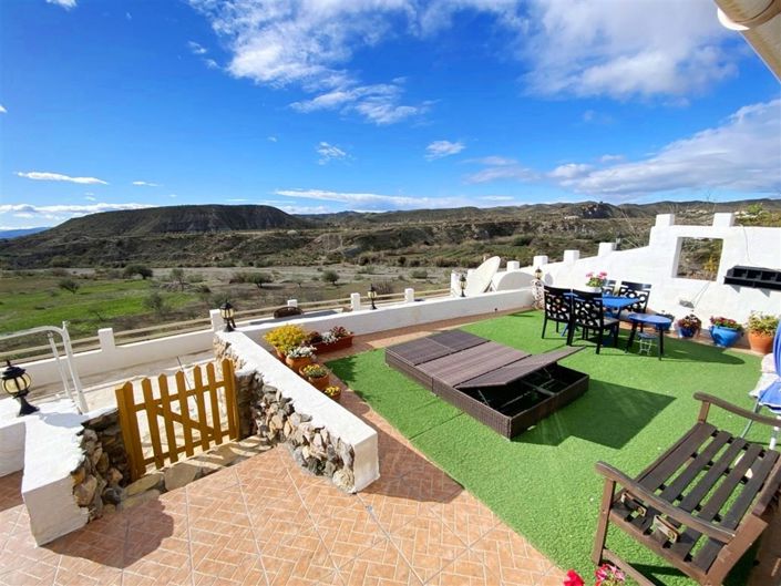 Image No.7-6 Bed Property for sale