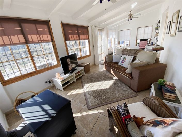 Image No.9-6 Bed Property for sale