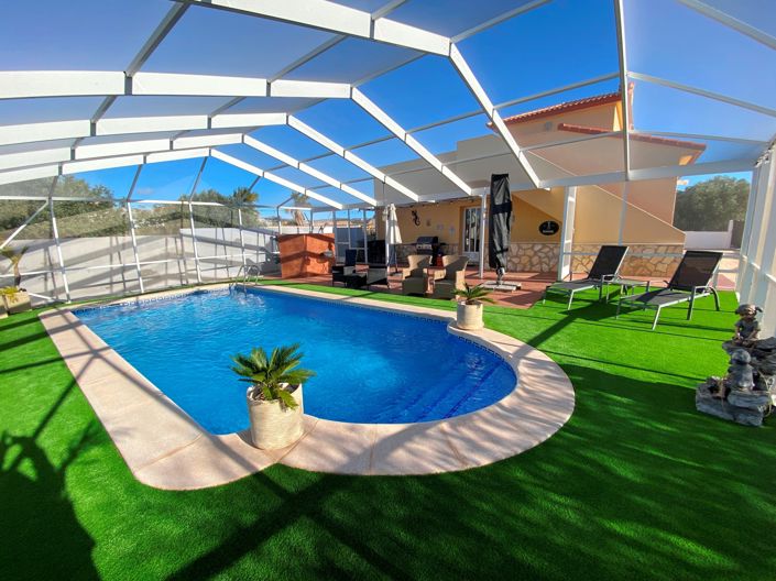 Image No.3-3 Bed Villa for sale