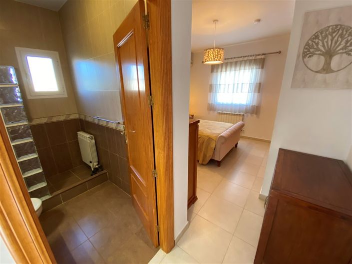 Image No.31-3 Bed Villa for sale