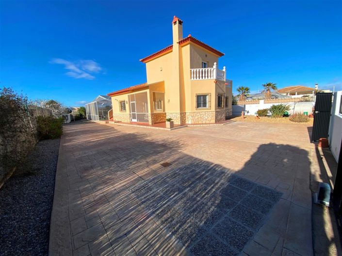 Image No.41-3 Bed Villa for sale