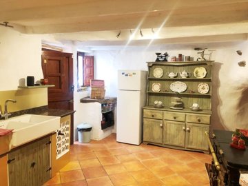 vh2705-village-town-house-for-sale-in-taberno