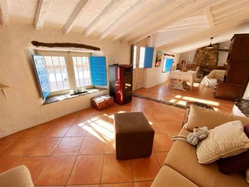 vh2705-village-town-house-for-sale-in-taberno