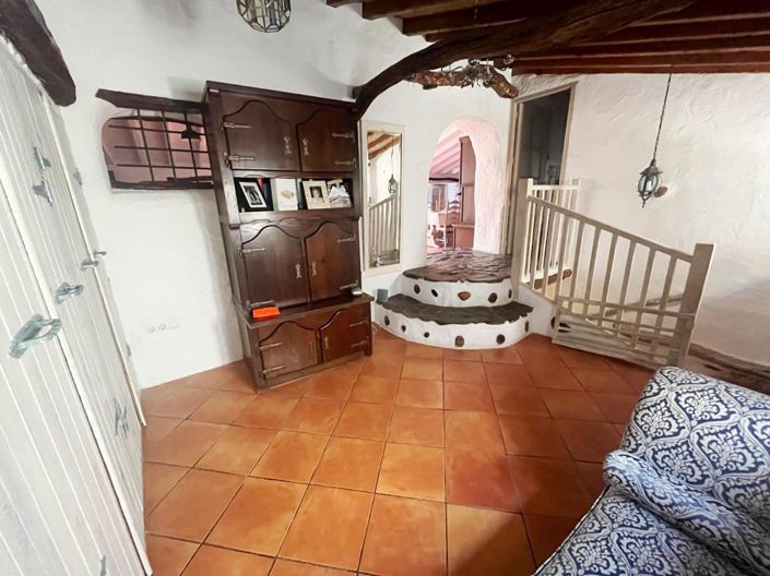 Image No.18-3 Bed Property for sale