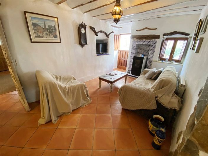Image No.19-3 Bed Property for sale