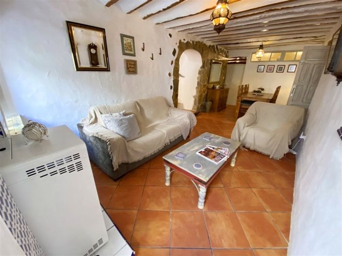 Image No.20-3 Bed Property for sale
