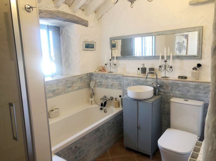 Image No.22-3 Bed Property for sale