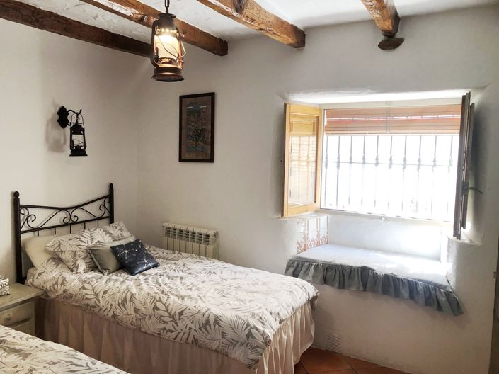 Image No.28-3 Bed Property for sale